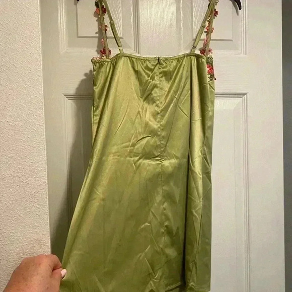 Women's Slip Mini Dress Embroidered Daisy Lime Green Pink large - Picture 6 of 16